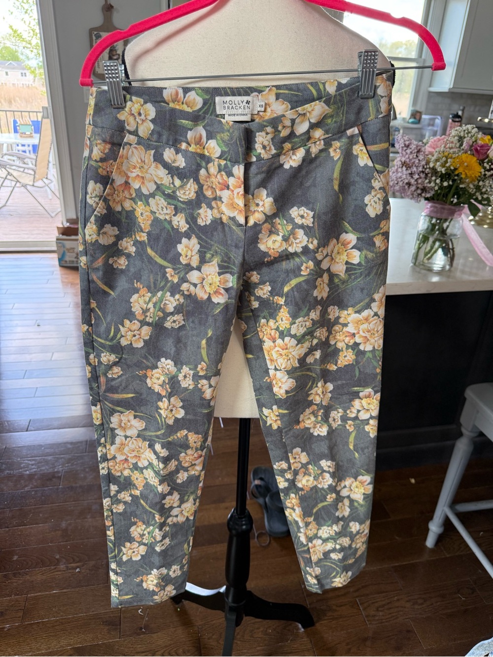 Anthropologie Molly Bracken Gray Floral  Pants with Yellow Blossoms Size XS